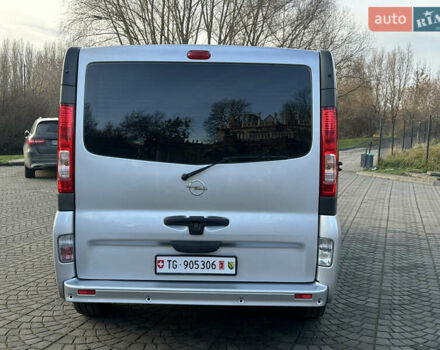 Серый Опель Виваро, объемом двигателя 2.5 л и пробегом 238 тыс. км за 13450 $, фото 7 на Automoto.ua