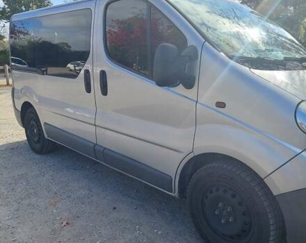 Серый Опель Виваро, объемом двигателя 2 л и пробегом 330 тыс. км за 7881 $, фото 4 на Automoto.ua