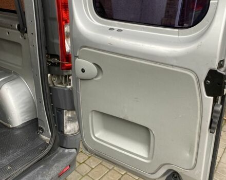 Сірий Опель Віваро, об'ємом двигуна 2 л та пробігом 290 тис. км за 10000 $, фото 19 на Automoto.ua