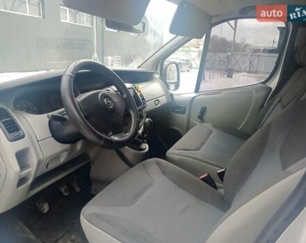 Сірий Опель Віваро, об'ємом двигуна 2 л та пробігом 250 тис. км за 8500 $, фото 52 на Automoto.ua