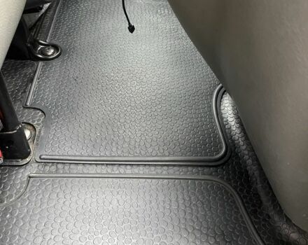 Сірий Опель Віваро, об'ємом двигуна 2 л та пробігом 290 тис. км за 10000 $, фото 7 на Automoto.ua