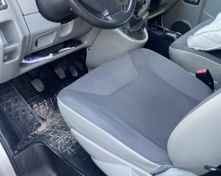 Сірий Опель Віваро, об'ємом двигуна 2 л та пробігом 290 тис. км за 10000 $, фото 13 на Automoto.ua