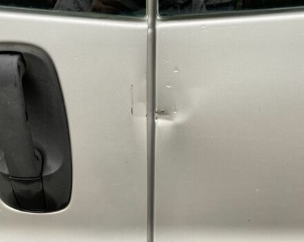 Сірий Опель Віваро, об'ємом двигуна 2 л та пробігом 290 тис. км за 10000 $, фото 17 на Automoto.ua