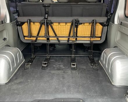 Сірий Опель Віваро, об'ємом двигуна 2 л та пробігом 290 тис. км за 10000 $, фото 21 на Automoto.ua