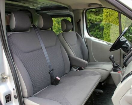 Серый Опель Виваро, объемом двигателя 2.5 л и пробегом 261 тыс. км за 7100 $, фото 7 на Automoto.ua