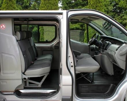 Серый Опель Виваро, объемом двигателя 2.5 л и пробегом 261 тыс. км за 7100 $, фото 21 на Automoto.ua