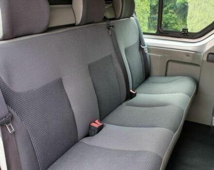 Серый Опель Виваро, объемом двигателя 2.5 л и пробегом 261 тыс. км за 7100 $, фото 2 на Automoto.ua