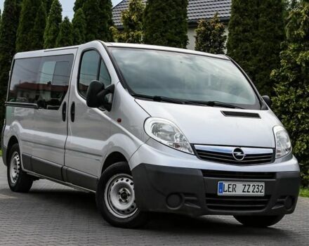 Серый Опель Виваро, объемом двигателя 2.5 л и пробегом 261 тыс. км за 7050 $, фото 4 на Automoto.ua