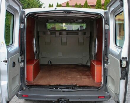 Серый Опель Виваро, объемом двигателя 2.5 л и пробегом 261 тыс. км за 7100 $, фото 4 на Automoto.ua