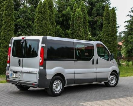 Серый Опель Виваро, объемом двигателя 2.5 л и пробегом 261 тыс. км за 7050 $, фото 3 на Automoto.ua