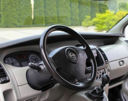 Серый Опель Виваро, объемом двигателя 2.5 л и пробегом 261 тыс. км за 7100 $, фото 19 на Automoto.ua