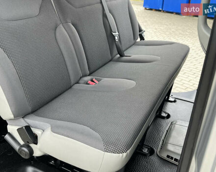 Серый Опель Виваро, объемом двигателя 2.5 л и пробегом 299 тыс. км за 13700 $, фото 56 на Automoto.ua