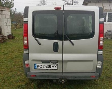 Серый Опель Виваро, объемом двигателя 2.5 л и пробегом 233 тыс. км за 15000 $, фото 2 на Automoto.ua