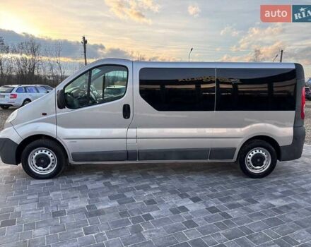 Сірий Опель Віваро, об'ємом двигуна 2 л та пробігом 243 тис. км за 13499 $, фото 3 на Automoto.ua