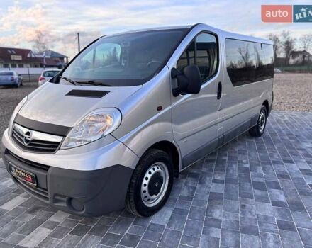 Сірий Опель Віваро, об'ємом двигуна 2 л та пробігом 243 тис. км за 13499 $, фото 2 на Automoto.ua