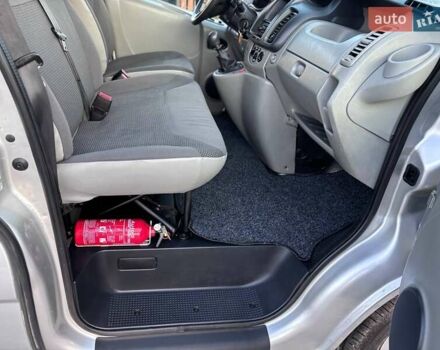 Сірий Опель Віваро, об'ємом двигуна 2 л та пробігом 243 тис. км за 13499 $, фото 16 на Automoto.ua