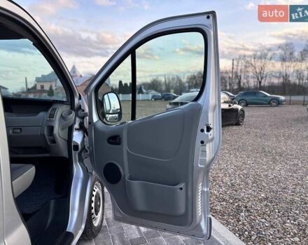 Сірий Опель Віваро, об'ємом двигуна 2 л та пробігом 243 тис. км за 13499 $, фото 15 на Automoto.ua