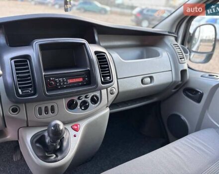 Сірий Опель Віваро, об'ємом двигуна 2 л та пробігом 243 тис. км за 13499 $, фото 11 на Automoto.ua