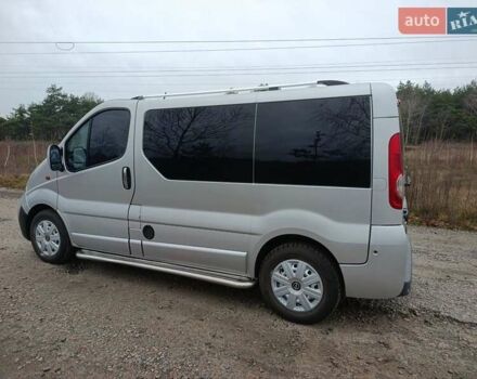 Серый Опель Виваро, объемом двигателя 2 л и пробегом 290 тыс. км за 10300 $, фото 4 на Automoto.ua