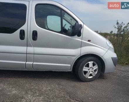 Сірий Опель Віваро, об'ємом двигуна 2.5 л та пробігом 248 тис. км за 13650 $, фото 10 на Automoto.ua