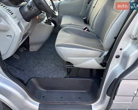 Сірий Опель Віваро, об'ємом двигуна 2 л та пробігом 243 тис. км за 13499 $, фото 8 на Automoto.ua