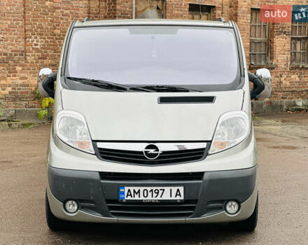 Сірий Опель Віваро, об'ємом двигуна 2 л та пробігом 264 тис. км за 14500 $, фото 1 на Automoto.ua