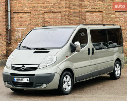 Сірий Опель Віваро, об'ємом двигуна 2 л та пробігом 264 тис. км за 14500 $, фото 2 на Automoto.ua