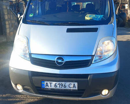 Серый Опель Виваро, объемом двигателя 2 л и пробегом 297 тыс. км за 12200 $, фото 3 на Automoto.ua