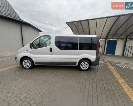 Сірий Опель Віваро, об'ємом двигуна 2 л та пробігом 420 тис. км за 9900 $, фото 6 на Automoto.ua