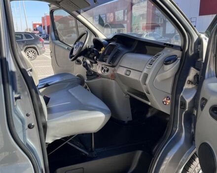 Сірий Опель Віваро, об'ємом двигуна 2 л та пробігом 312 тис. км за 10999 $, фото 5 на Automoto.ua