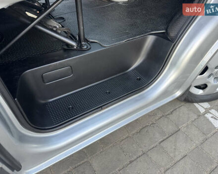 Серый Опель Виваро, объемом двигателя 2 л и пробегом 285 тыс. км за 13950 $, фото 49 на Automoto.ua