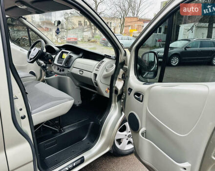 Сірий Опель Віваро, об'ємом двигуна 2 л та пробігом 264 тис. км за 14500 $, фото 12 на Automoto.ua