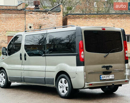Сірий Опель Віваро, об'ємом двигуна 2 л та пробігом 264 тис. км за 14500 $, фото 4 на Automoto.ua
