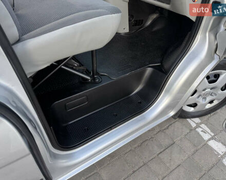 Серый Опель Виваро, объемом двигателя 2 л и пробегом 285 тыс. км за 13950 $, фото 48 на Automoto.ua