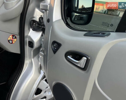 Серый Опель Виваро, объемом двигателя 2 л и пробегом 285 тыс. км за 13950 $, фото 45 на Automoto.ua