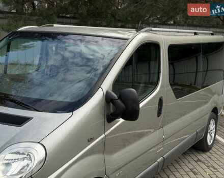 Сірий Опель Віваро, об'ємом двигуна 2 л та пробігом 282 тис. км за 13850 $, фото 3 на Automoto.ua