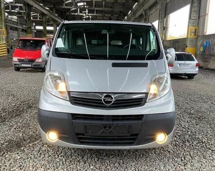 Серый Опель Виваро, объемом двигателя 2.5 л и пробегом 265 тыс. км за 13850 $, фото 8 на Automoto.ua