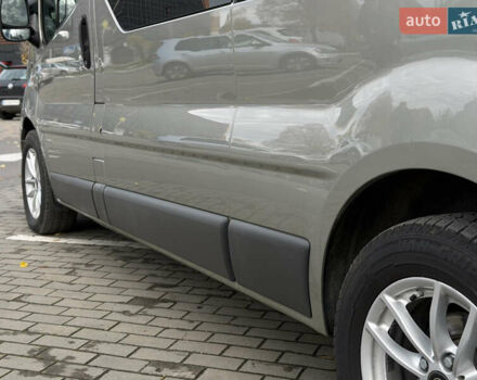 Сірий Опель Віваро, об'ємом двигуна 2 л та пробігом 282 тис. км за 13850 $, фото 4 на Automoto.ua