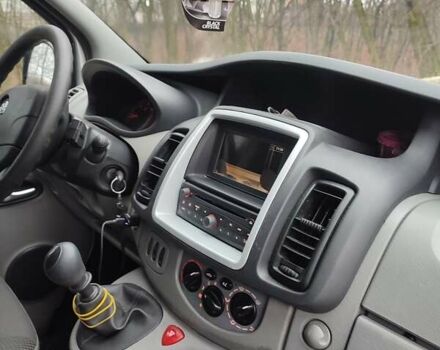 Серый Опель Виваро, объемом двигателя 2 л и пробегом 240 тыс. км за 13600 $, фото 9 на Automoto.ua