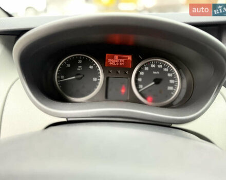 Серый Опель Виваро, объемом двигателя 2 л и пробегом 290 тыс. км за 14650 $, фото 17 на Automoto.ua