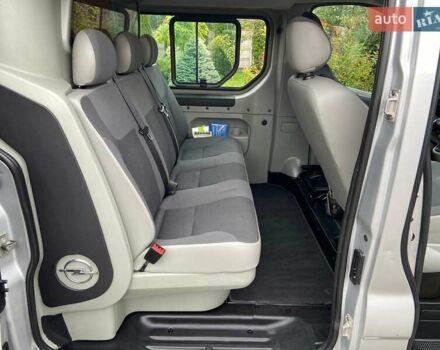 Серый Опель Виваро, объемом двигателя 2.5 л и пробегом 285 тыс. км за 13950 $, фото 5 на Automoto.ua