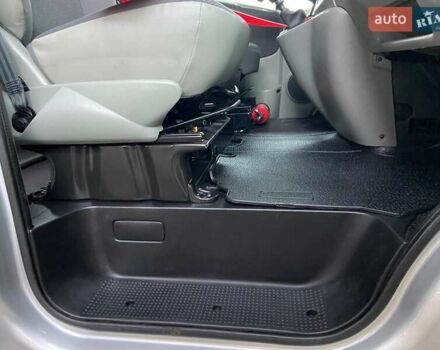 Серый Опель Виваро, объемом двигателя 2.5 л и пробегом 265 тыс. км за 13850 $, фото 19 на Automoto.ua