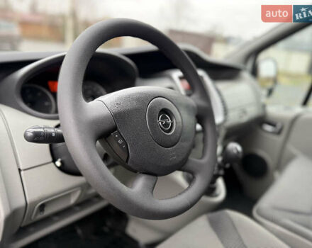 Серый Опель Виваро, объемом двигателя 2 л и пробегом 290 тыс. км за 14650 $, фото 15 на Automoto.ua