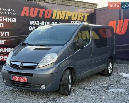 Серый Опель Виваро, объемом двигателя 2 л и пробегом 244 тыс. км за 13000 $, фото 3 на Automoto.ua