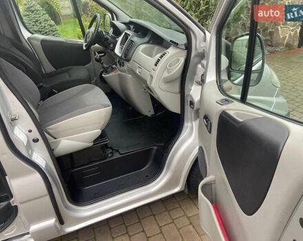 Серый Опель Виваро, объемом двигателя 2.5 л и пробегом 285 тыс. км за 13950 $, фото 8 на Automoto.ua