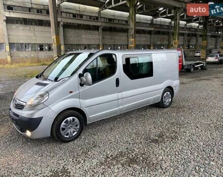 Серый Опель Виваро, объемом двигателя 2.5 л и пробегом 265 тыс. км за 13850 $, фото 1 на Automoto.ua