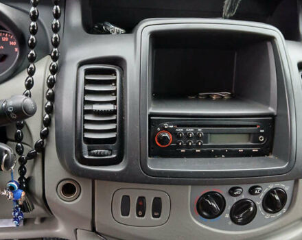 Серый Опель Виваро, объемом двигателя 2 л и пробегом 261 тыс. км за 16500 $, фото 5 на Automoto.ua