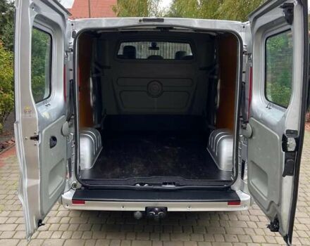 Серый Опель Виваро, объемом двигателя 2.5 л и пробегом 285 тыс. км за 13950 $, фото 39 на Automoto.ua