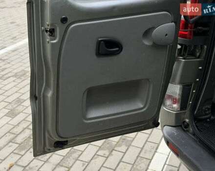 Сірий Опель Віваро, об'ємом двигуна 2 л та пробігом 282 тис. км за 13850 $, фото 17 на Automoto.ua