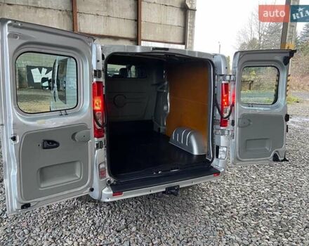 Серый Опель Виваро, объемом двигателя 2.5 л и пробегом 265 тыс. км за 13850 $, фото 39 на Automoto.ua